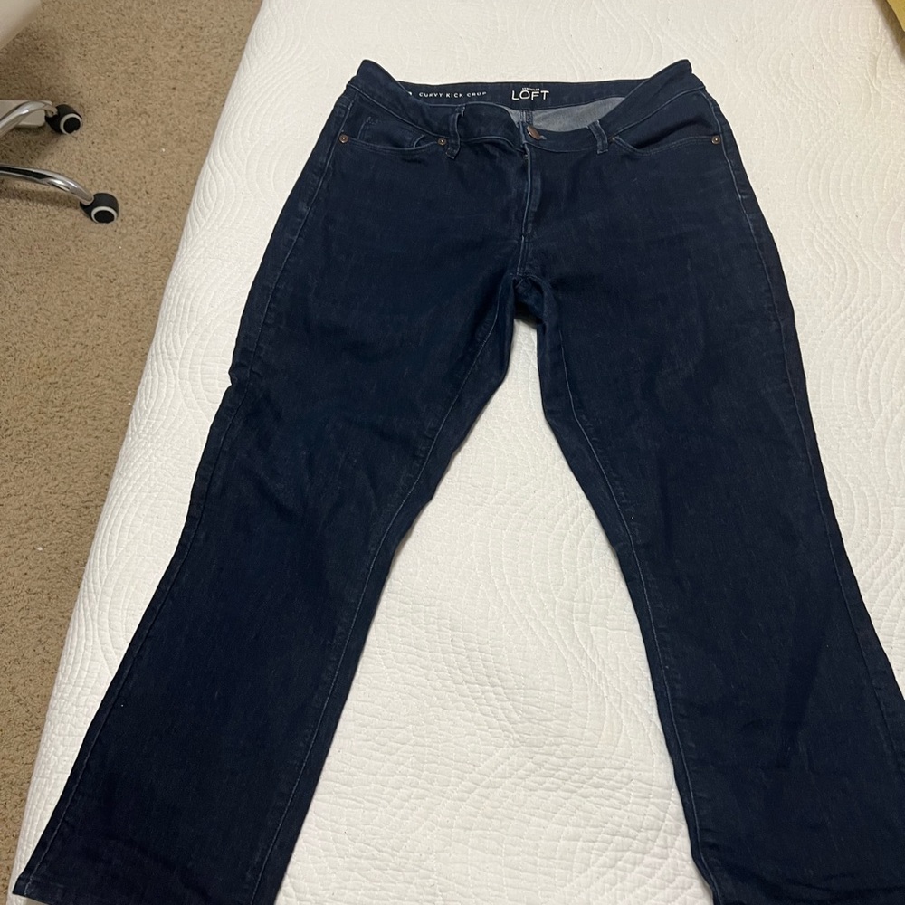 Ann Taylor Loft, curvy kick cropped, dark denim jeans.